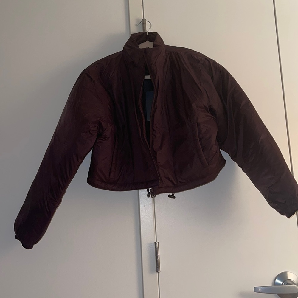 Burgundy cropped puffer jacket